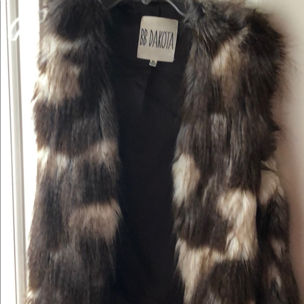 BB Dakota Vest Size Medium